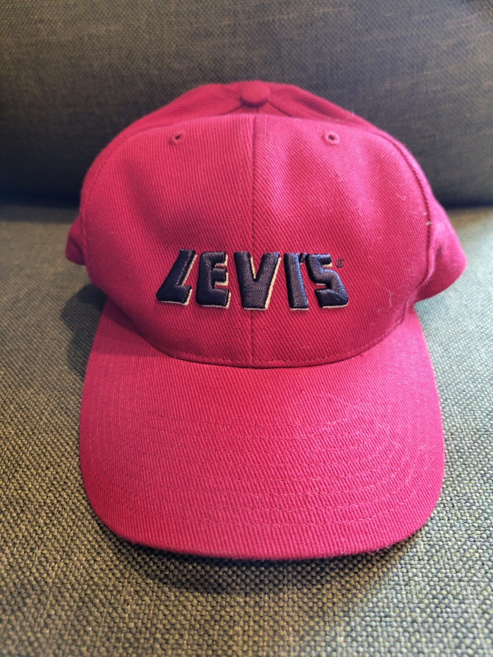 Levi Strauss & Co Men's Logo Baseball Cap Strap Back Hat Red Tab New